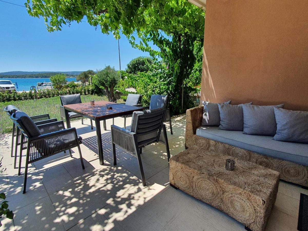 Apartments Villa Oliva Turanj Exterior foto